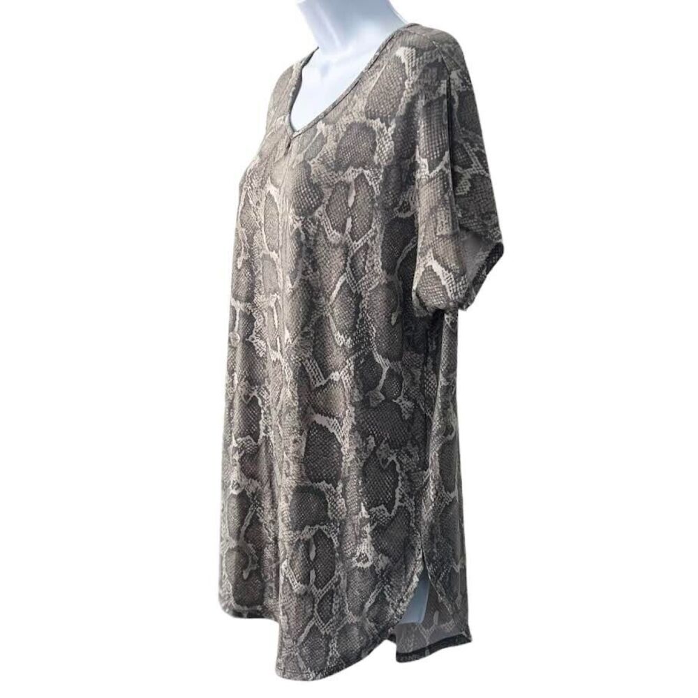 Bombom Women's Short Sleeve Snakeskin Print Shirt Top Blouse V-Neck Size… - Picture 3 of 13